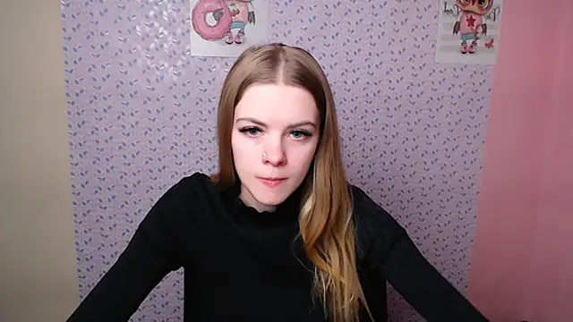 Snapshot of AliceFlirtt_ chatting on 01.02.25 AliceFlirtt online show from 01.02.25