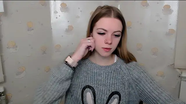 Snapshot of AliceFlirtt_ chatting on 01.03.25 AliceFlirtt online show from 01.03.25