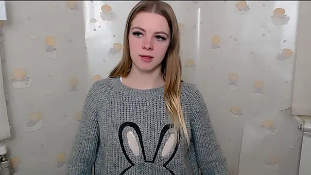 Snapshot of AliceFlirtt_ chatting on 01.03.25 AliceFlirtt online show from 01.03.25