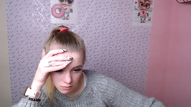 Snapshot of AliceFlirtt_ chatting on 01.03.25 AliceFlirtt online show from 01.03.25