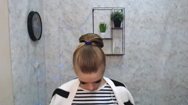 Snapshot of AliceFlirtt_ chatting on 01.04.25 AliceFlirtt online show from 01.04.25