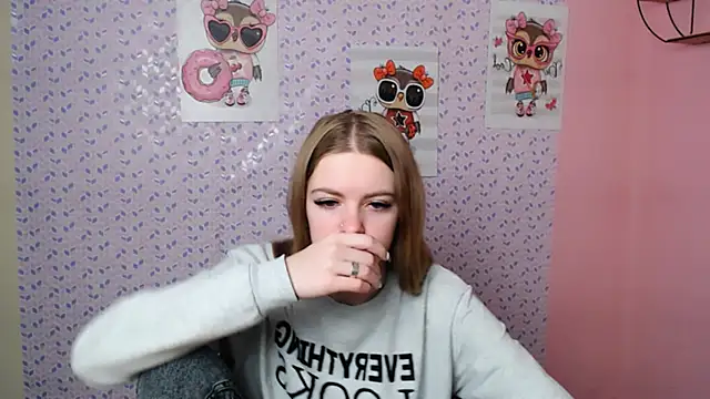 Snapshot of AliceFlirtt_ chatting on 01.09.25 AliceFlirtt online show from 01.09.25