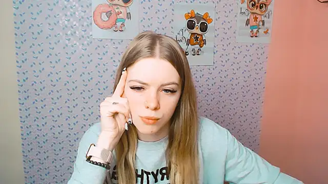 Snapshot of AliceFlirtt_ chatting on 01.14.25 AliceFlirtt online show from 01.14.25