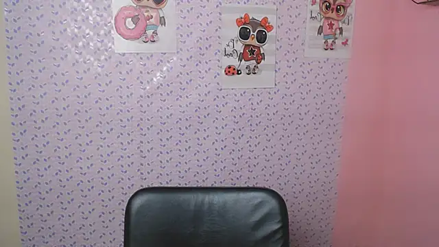 Snapshot of AliceFlirtt_ chatting on 01.15.25 AliceFlirtt online show from 01.15.25
