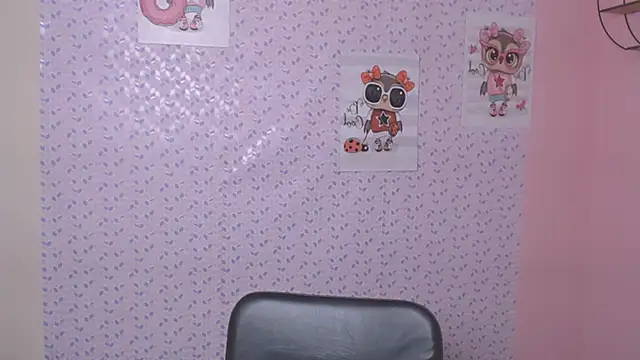 Snapshot of AliceFlirtt_ chatting on 01.23.25 AliceFlirtt online show from 01.23.25