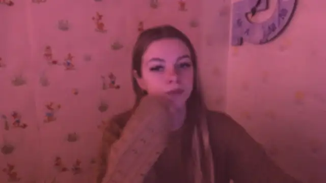 Snapshot of AliceFlirtt_ chatting on 01.27.25 AliceFlirtt online show from 01.27.25