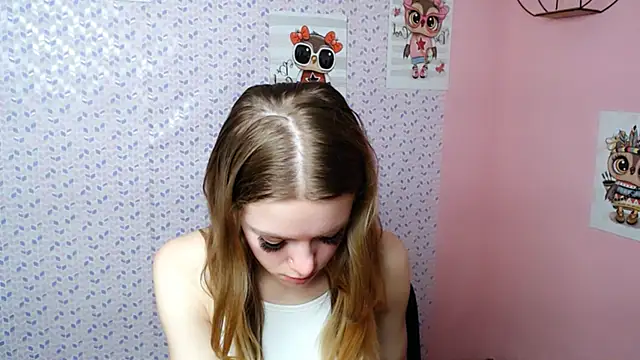 Snapshot of AliceFlirtt_ chatting on 01.31.25 AliceFlirtt online show from 01.31.25