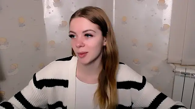 Snapshot of AliceFlirtt_ chatting on 02.01.25 AliceFlirtt online show from 02.01.25