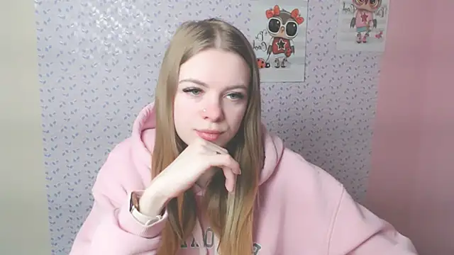Snapshot of AliceFlirtt_ chatting on 02.07.25 AliceFlirtt online show from 02.07.25