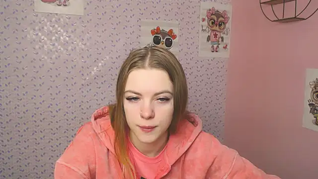Snapshot of AliceFlirtt_ chatting on 02.11.25 AliceFlirtt online show from 02.11.25