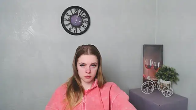 Snapshot of AliceFlirtt_ chatting on 02.11.25 AliceFlirtt online show from 02.11.25