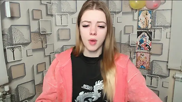 Snapshot of AliceFlirtt_ chatting on 02.15.25 AliceFlirtt online show from 02.15.25