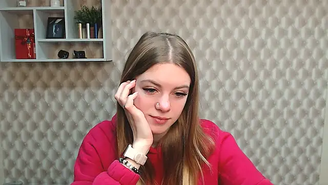 Snapshot of AliceFlirtt_ chatting on 02.19.25 AliceFlirtt online show from 02.19.25