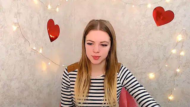 Snapshot of AliceFlirtt_ chatting on 02.20.25 AliceFlirtt online show from 02.20.25