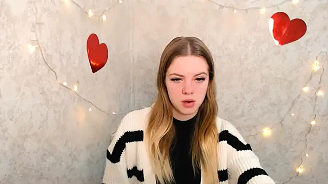Snapshot of AliceFlirtt_ chatting on 02.21.25 AliceFlirtt online show from 02.21.25