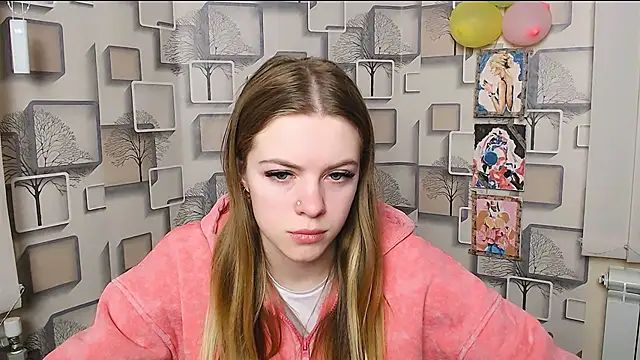 Snapshot of AliceFlirtt_ chatting on 02.22.25 AliceFlirtt online show from 02.22.25