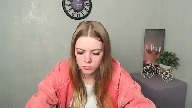 Snapshot of AliceFlirtt_ chatting on 02.26.25 AliceFlirtt online show from 02.26.25