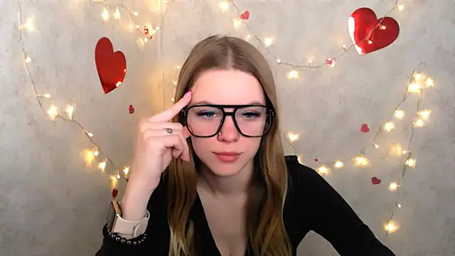 Snapshot of AliceFlirtt_ chatting on 02.27.25 AliceFlirtt online show from 02.27.25
