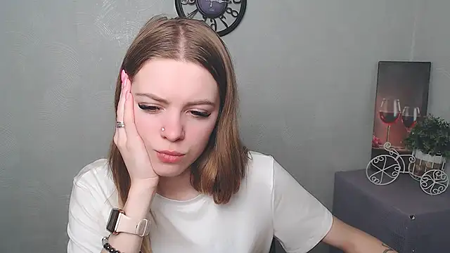 Snapshot of AliceFlirtt_ chatting on 03.11.25 AliceFlirtt online show from 03.11.25