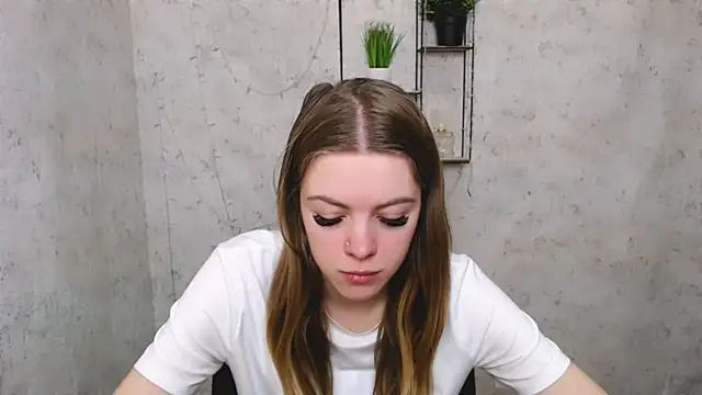 Snapshot of AliceFlirtt_ chatting on 03.12.25 AliceFlirtt online show from 03.12.25