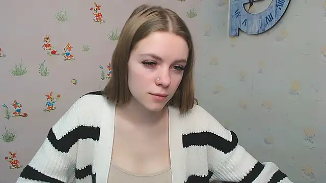 Snapshot of AliceFlirtt_ chatting on 03.14.25 AliceFlirtt online show from 03.14.25