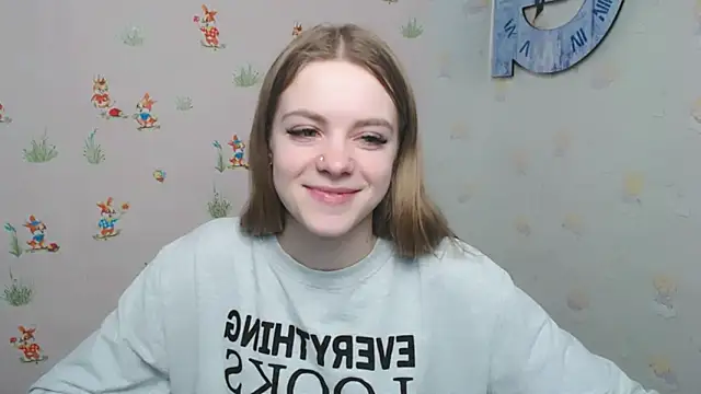 Snapshot of AliceFlirtt_ chatting on 03.15.25 AliceFlirtt online show from 03.15.25