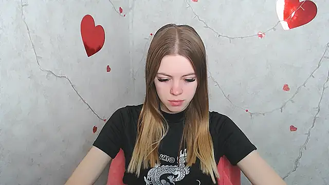 Snapshot of AliceFlirtt_ chatting on 03.20.25 AliceFlirtt online show from 03.20.25