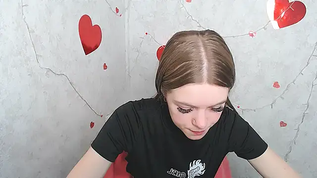 Snapshot of AliceFlirtt_ chatting on 03.20.25 AliceFlirtt online show from 03.20.25