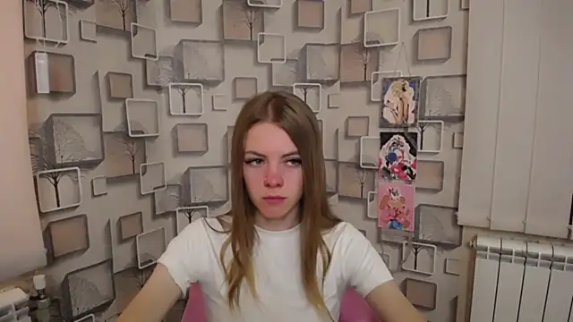 Snapshot of AliceFlirtt_ chatting on 10.07.25 AliceFlirtt online show from 10.07.25