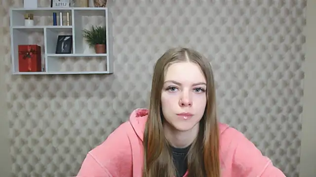 Snapshot of AliceFlirtt_ chatting on 10.08.25 AliceFlirtt online show from 10.08.25