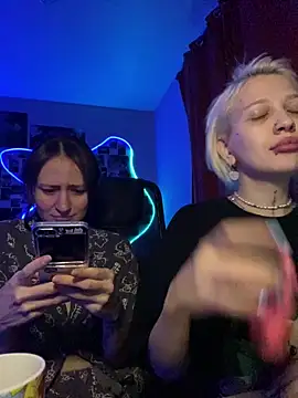 Dooubletroublee online show from 12.16.25