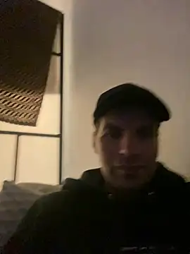 Snapshot of Ricoleckt chatting on 01.04.25 Ricoleckt online show from 01.04.25
