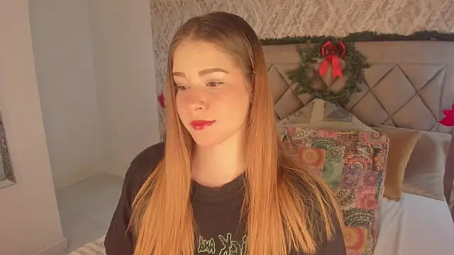 Snapshot of Lady_lacey05 chatting on 12.21.24 Lady lacey05 online show from 12.21.24