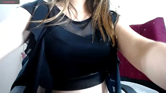 Luna girlhot  online show from 12.18.24