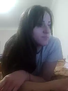Snapshot of emeli_moon chatting on 12.22.24 emeli moon online show from 12.22.24