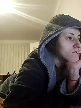 Snapshot of emeli_moon chatting on 12.29.24 emeli moon online show from 12.29.24