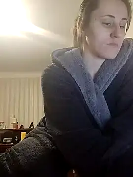 Snapshot of emeli_moon chatting on 01.02.25 emeli moon online show from 01.02.25