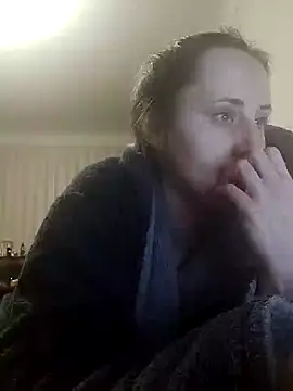 Snapshot of emeli_moon chatting on 01.08.25 emeli moon online show from 01.08.25