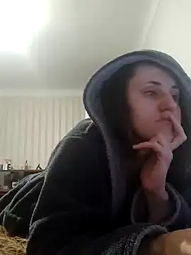 Snapshot of emeli_moon chatting on 01.09.25 emeli moon online show from 01.09.25