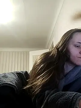 Snapshot of emeli_moon chatting on 02.28.25 emeli moon online show from 02.28.25