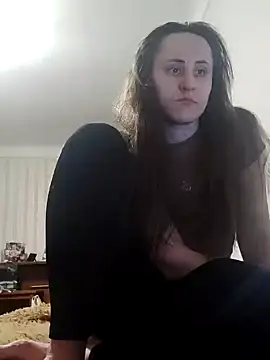 Snapshot of emeli_moon chatting on 03.11.25 emeli moon online show from 03.11.25