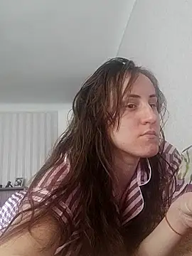 Snapshot of emeli_moon chatting on 03.22.25 emeli moon online show from 03.22.25