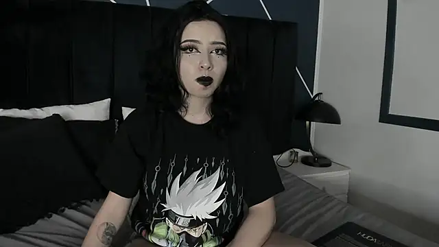 Snapshot of Adeelinee chatting on 12.04.24 Adeelinee online show from 12.04.24