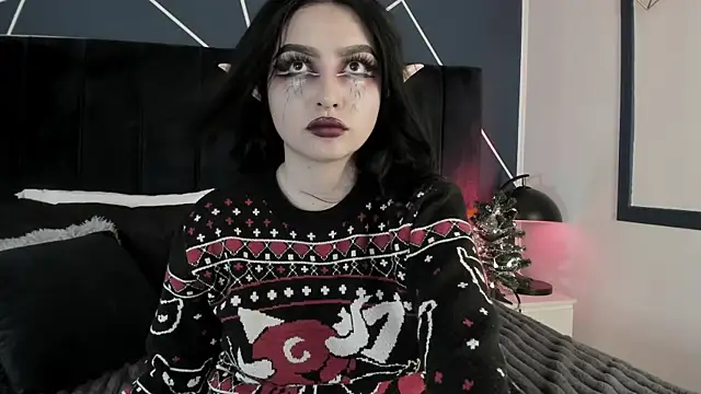 Snapshot of Adeelinee chatting on 12.23.24 Adeelinee online show from 12.23.24