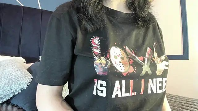 Snapshot of Adeelinee chatting on 12.24.24 Adeelinee online show from 12.24.24