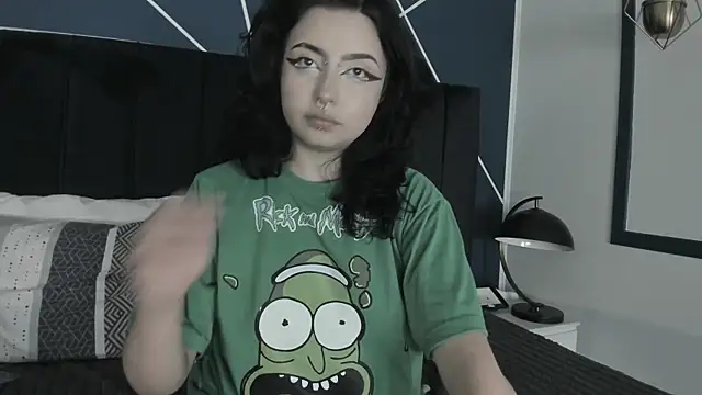 Snapshot of Adeelinee chatting on 02.03.25 Adeelinee online show from 02.03.25