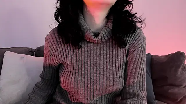 Snapshot of Adeelinee chatting on 03.07.25 Adeelinee online show from 03.07.25