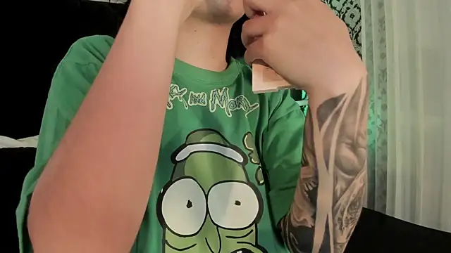 Snapshot of Adeelinee chatting on 11.29.25 Adeelinee online show from 11.29.25