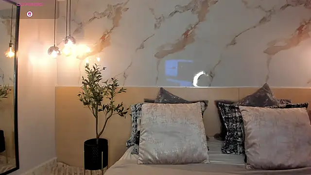 LeaThompson online show from 09.23.25