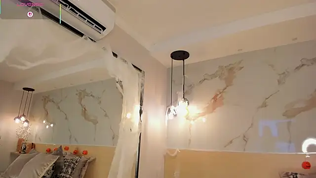 LeaThompson online show from 10.21.25